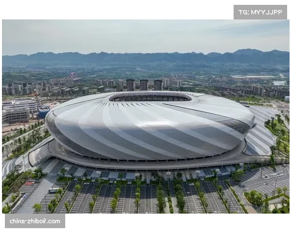 专业球场建设:重庆龙兴足球场6万人容量,提升中超观赛体验 专业球场建设:重庆龙兴足球场6万人容量,提升中超观赛体验